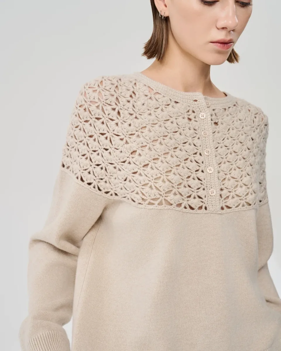 Pullover mit Ajourpasse