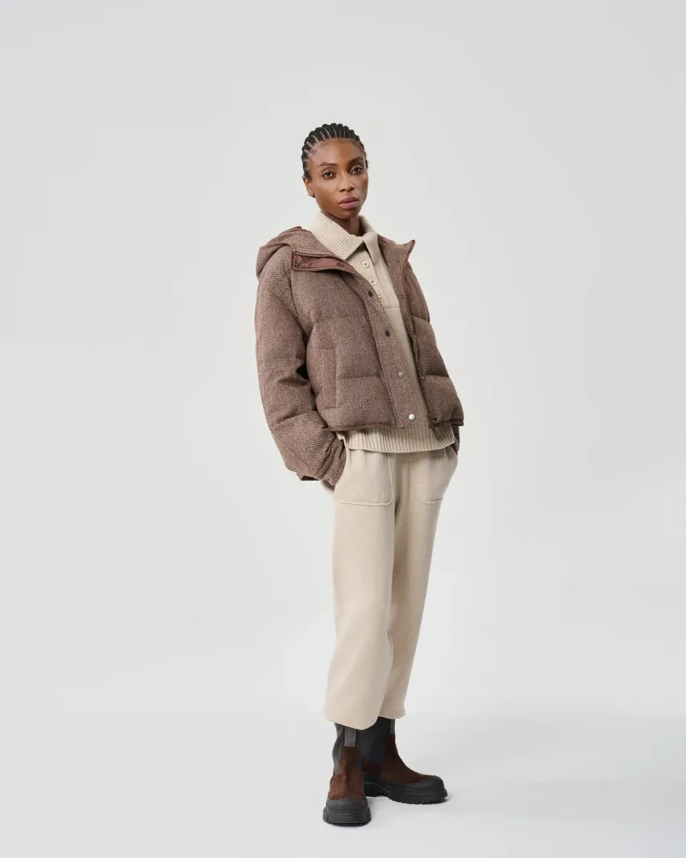 Braune Kapuzenjacke