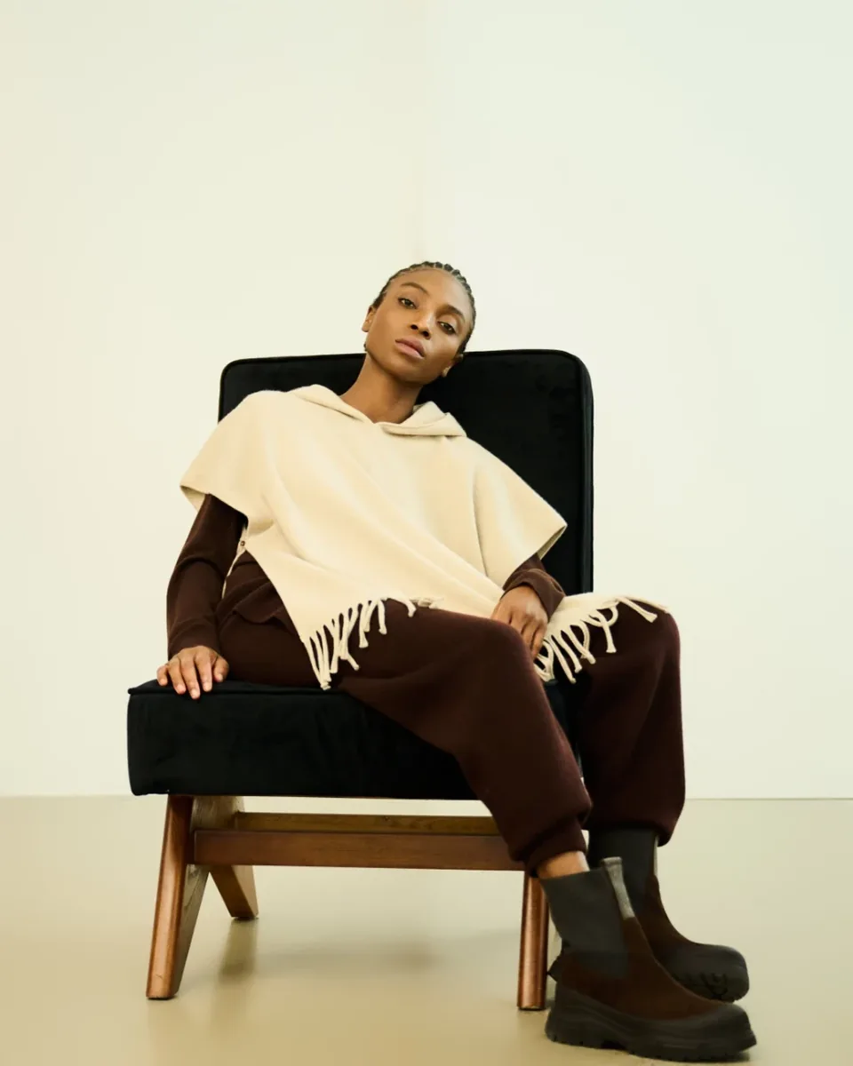 Top in maglia con frange
