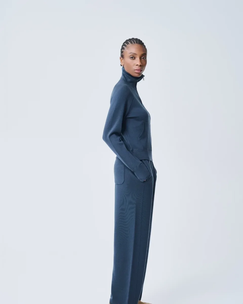 Maglia blu navy con zip al collo