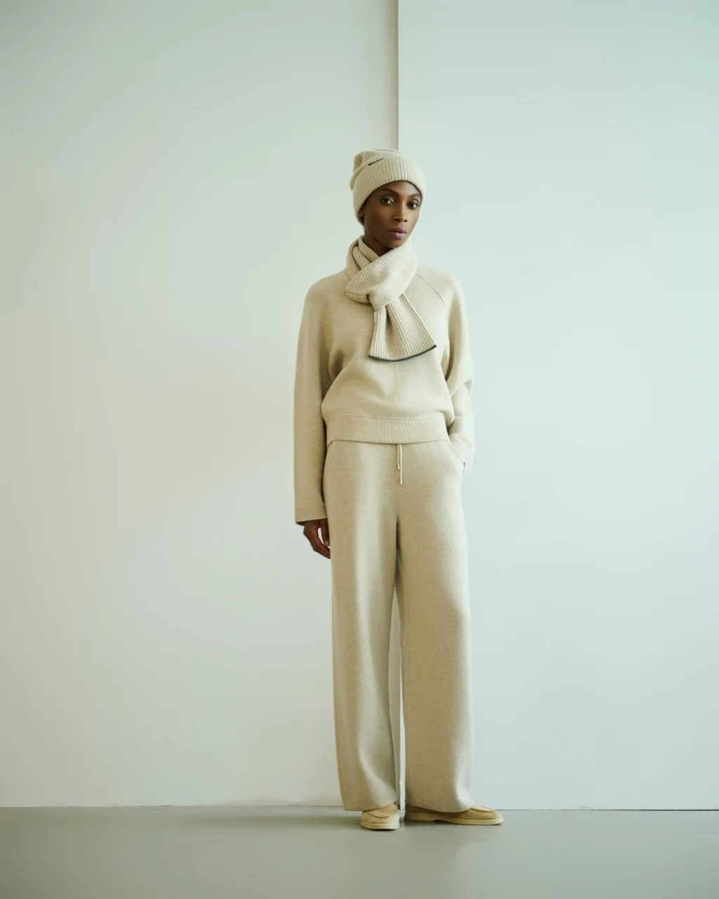 Ivory knit set, View 1